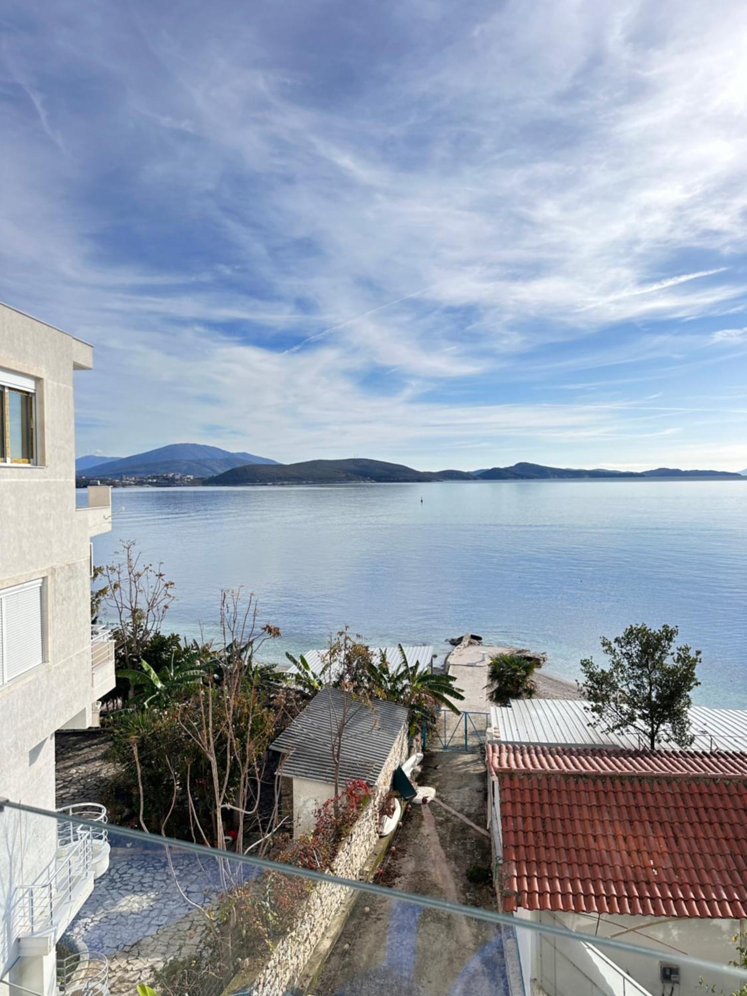 The Hill Sea View Apartment Sarandë エクステリア 写真