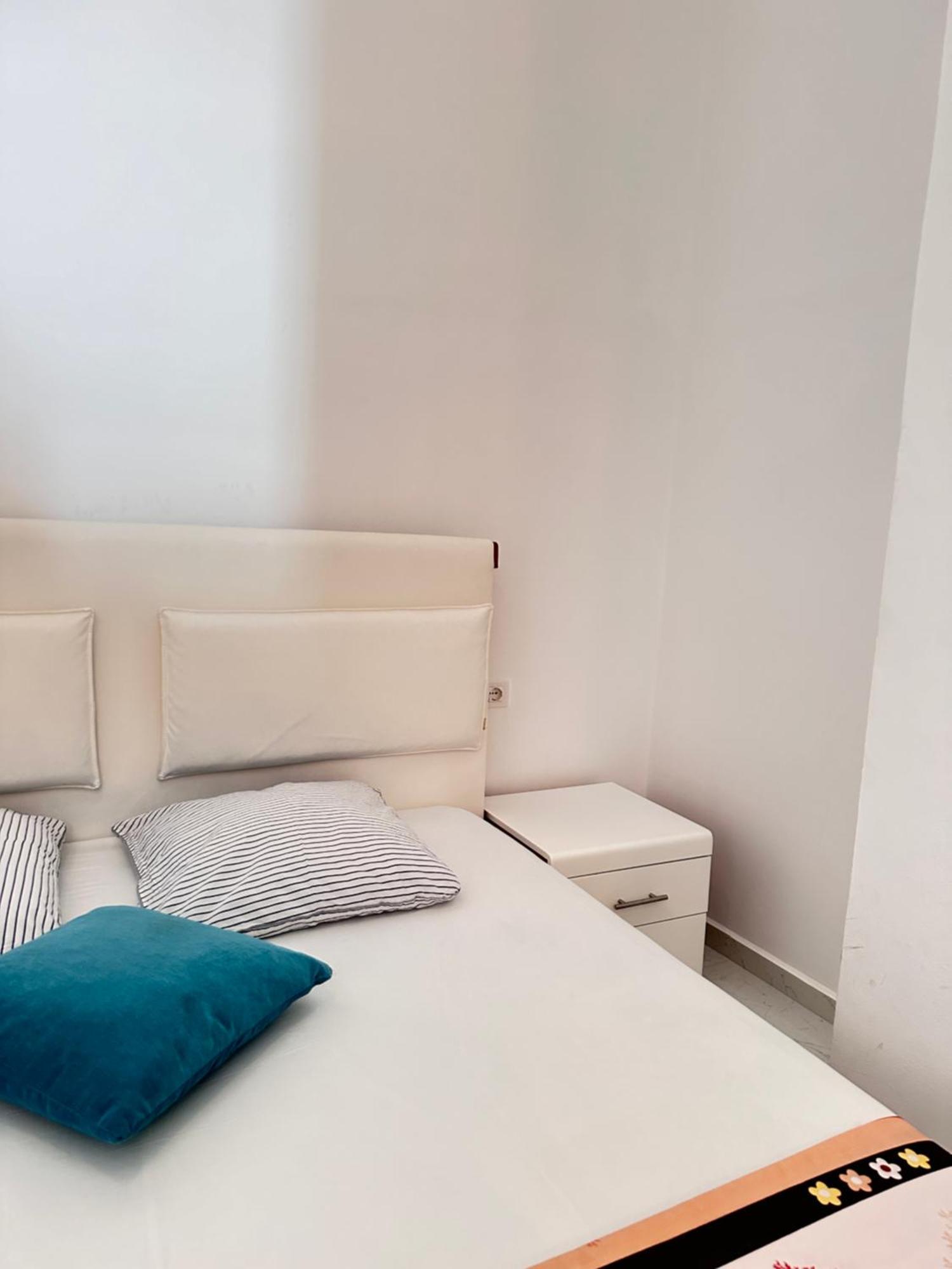 The Hill Sea View Apartment Sarandë エクステリア 写真