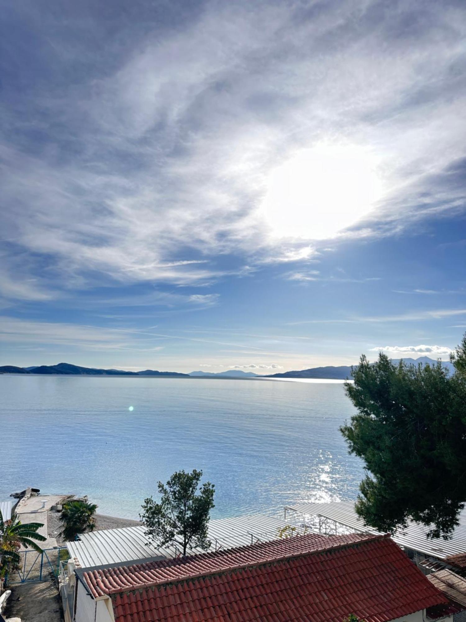 The Hill Sea View Apartment Sarandë エクステリア 写真