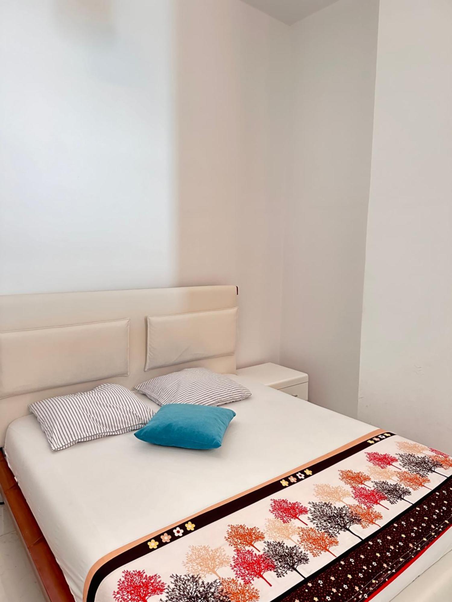 The Hill Sea View Apartment Sarandë エクステリア 写真